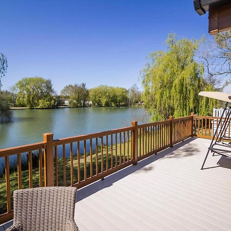 Stunning Lodge With Free Wifi For Hire At Carlton Meres In Suffolk Ref 60013M Saxmundham Exteriér fotografie