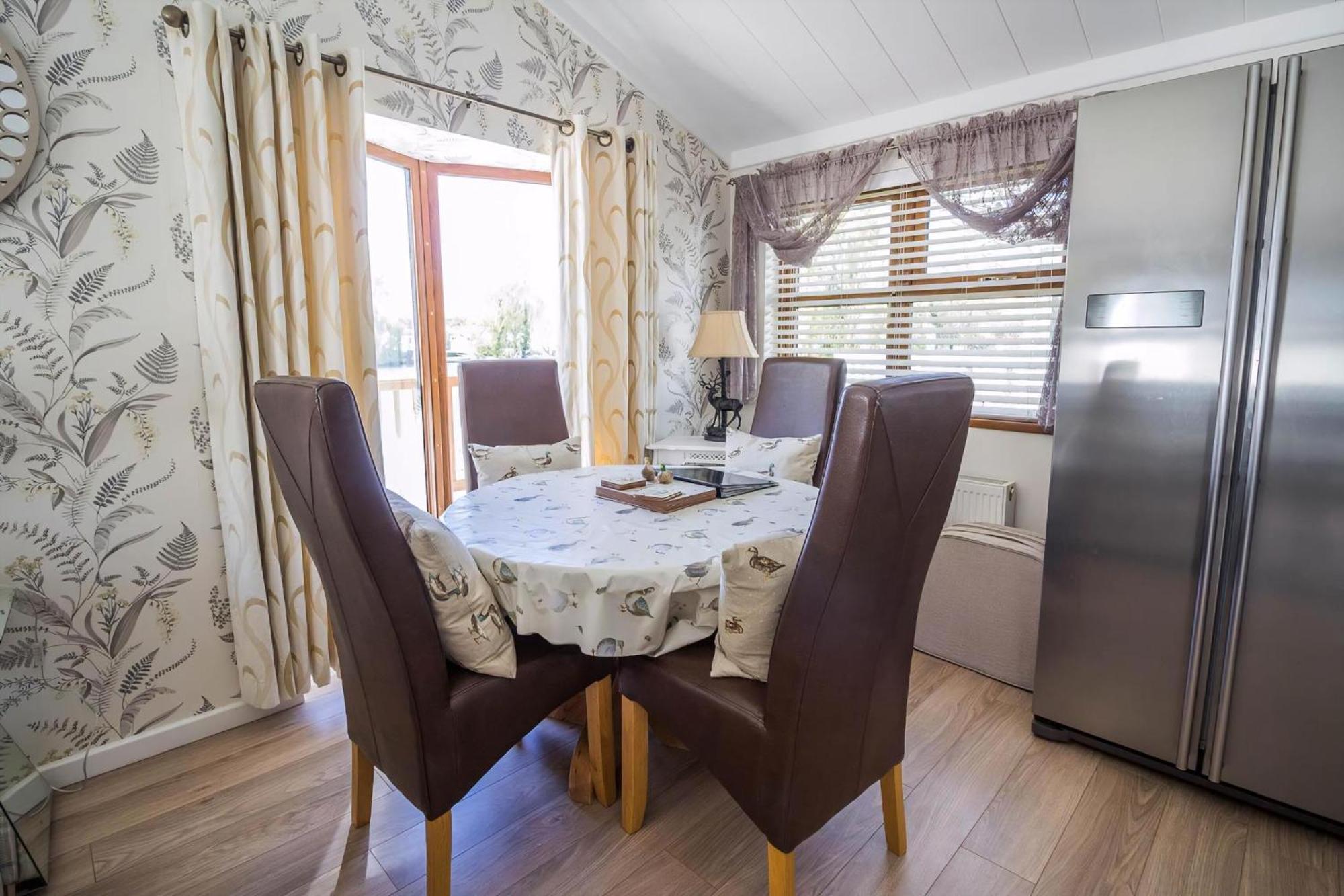 Stunning Lodge With Free Wifi For Hire At Carlton Meres In Suffolk Ref 60013M Saxmundham Exteriér fotografie
