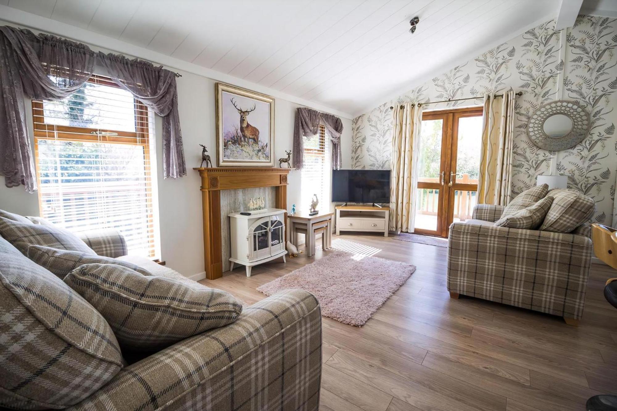 Stunning Lodge With Free Wifi For Hire At Carlton Meres In Suffolk Ref 60013M Saxmundham Exteriér fotografie