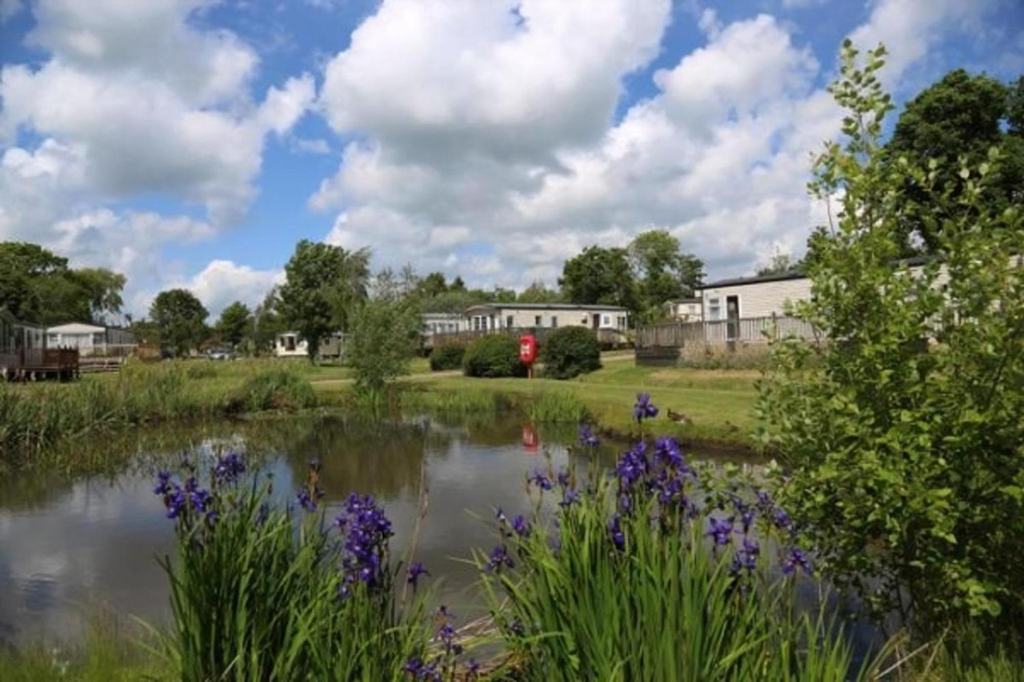 Stunning Lodge With Free Wifi For Hire At Carlton Meres In Suffolk Ref 60013M Saxmundham Exteriér fotografie