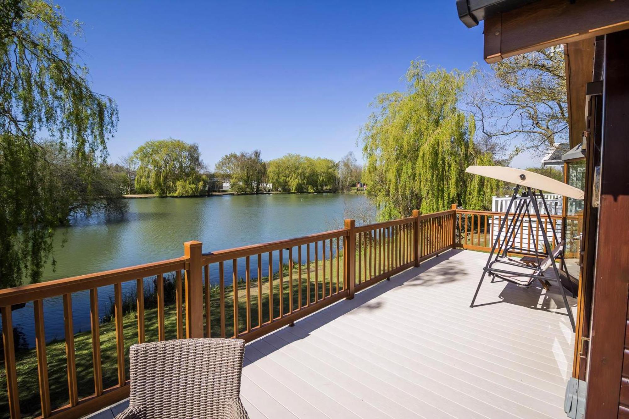 Stunning Lodge With Free Wifi For Hire At Carlton Meres In Suffolk Ref 60013M Saxmundham Exteriér fotografie